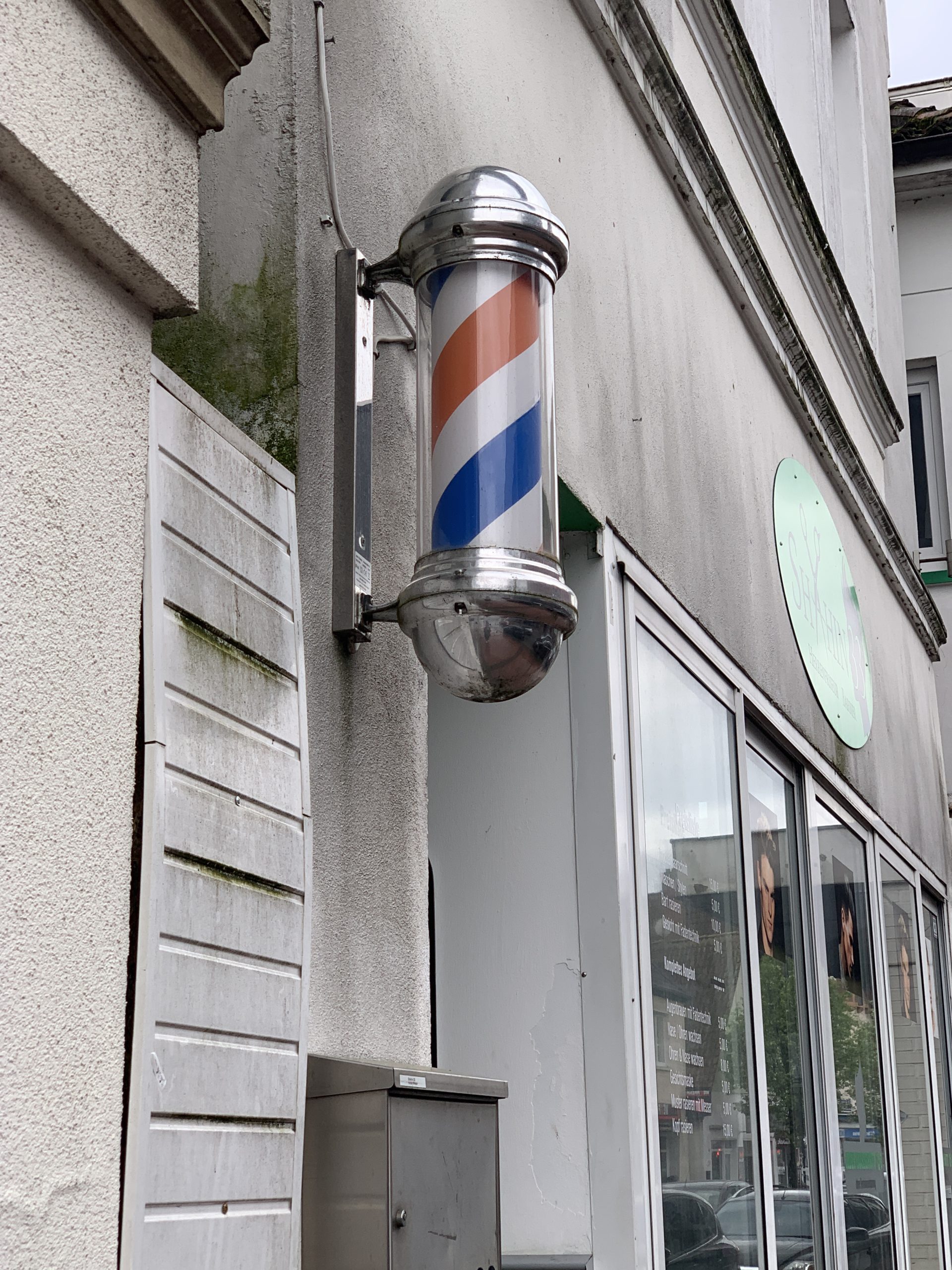 Du betrachtest gerade Einmal waschen, schneiden, föhnen